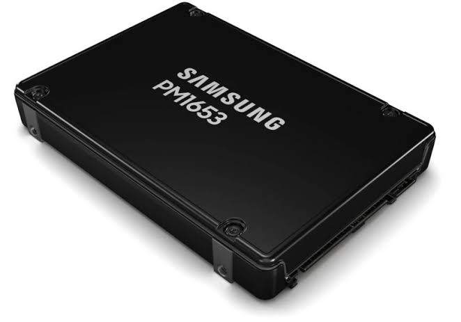 Samsung PM1653 MZILG30THBLA-00A07 30.72TB 2.5-Inch 24G SAS 1 DWPD Enterprise SSD