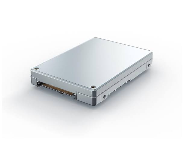Solidigm D7-P5520 SSDPF2KX019T1M1 1.92TB 2.5-Inch U.2 PCIe 4.0 NVMe Data Center SSD